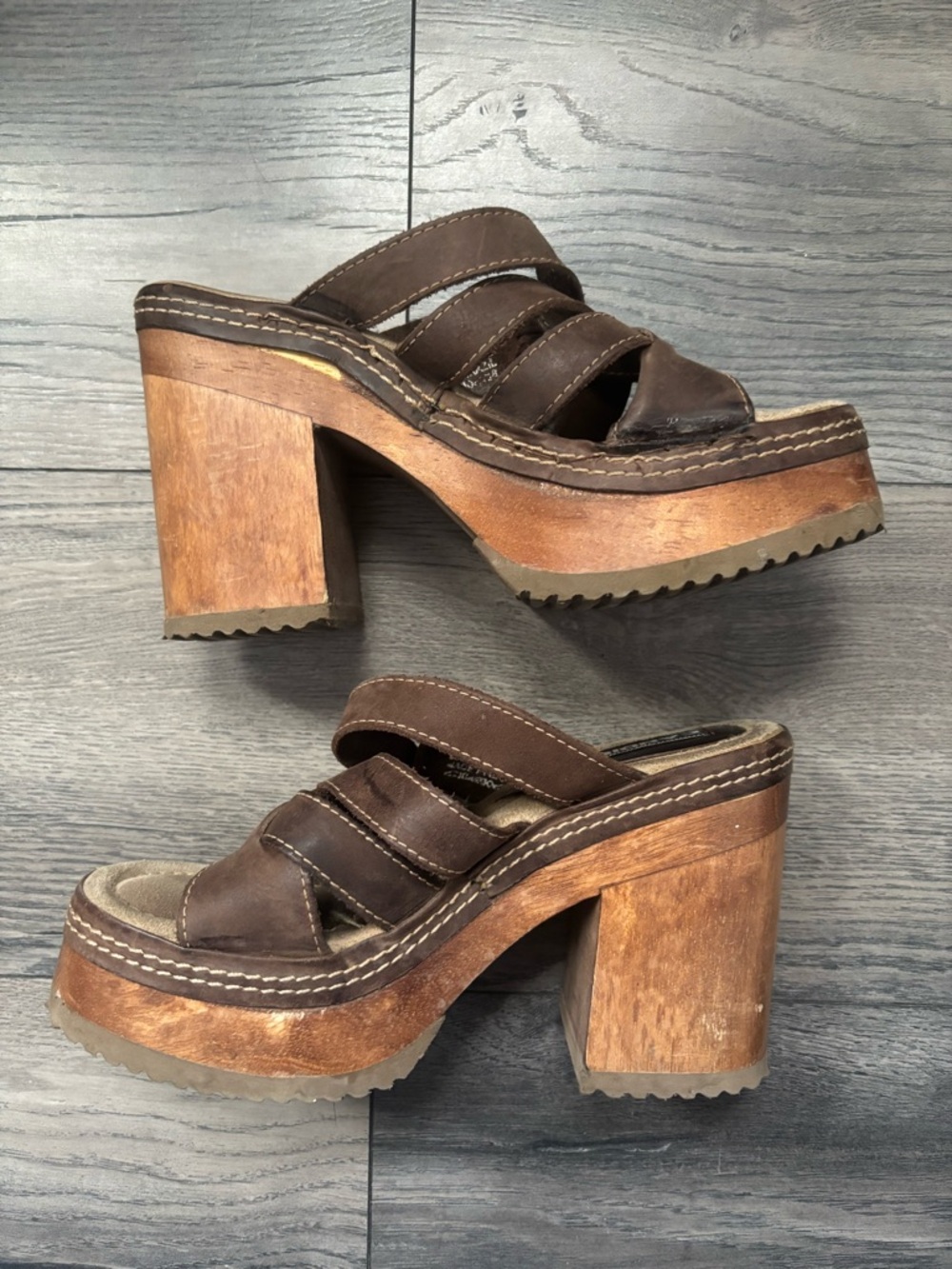 Y2K Platform Sandals - Picture 3 of 10